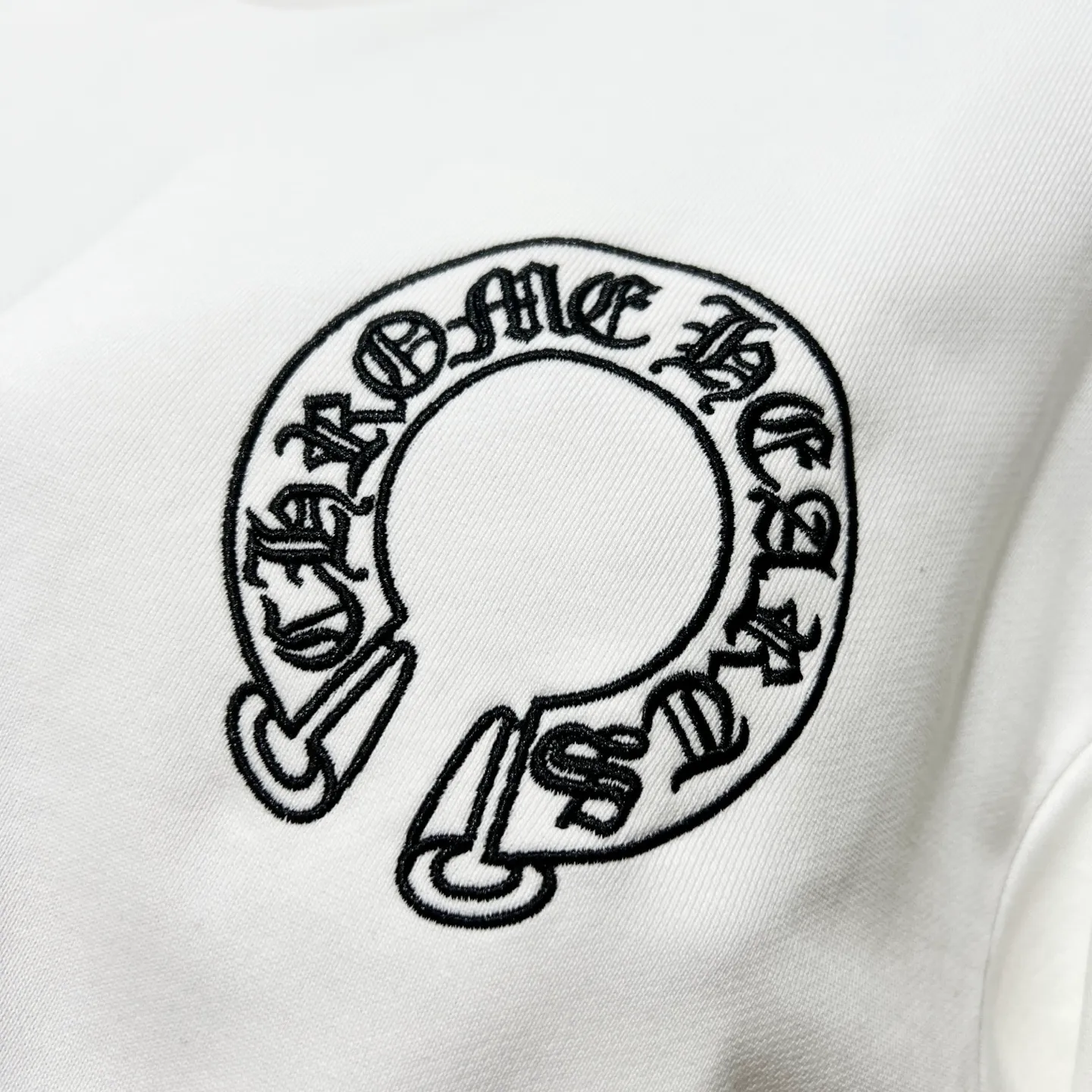 🅿️250 chrome hearts/Chrome Hearts 420g pure cotton round neck sweatshirt, front and rear sleeves, horseshoe Sanskrit letters LOGO embroidery🪡 logo, official synchronization, 1:1 original mold opening, fashionable personality, versatile trend, pure original quality, original washed fabric, tag, collar label, washed wheat, three complete labels, color: black, white. Size: XS-L